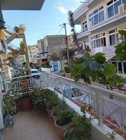 Honey Apartment Near Port Of Saranda Esterno foto