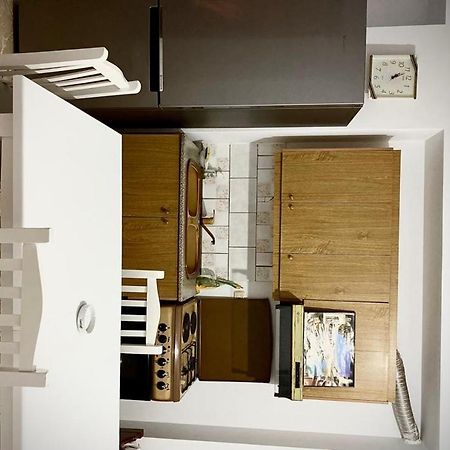 Honey Apartment Near Port Of Saranda Esterno foto