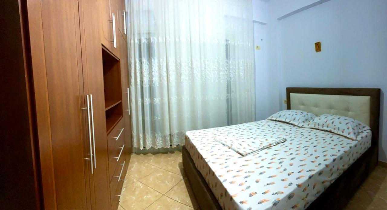 Honey Apartment Near Port Of Saranda Esterno foto